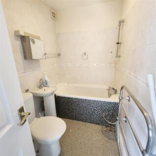 Bathroom.jpg