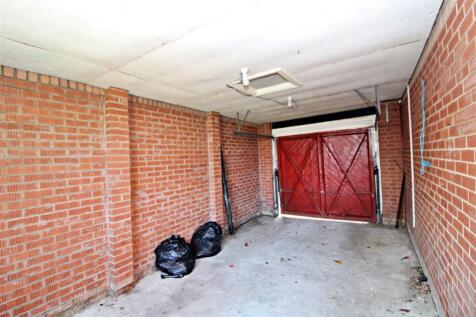Garage.JPG