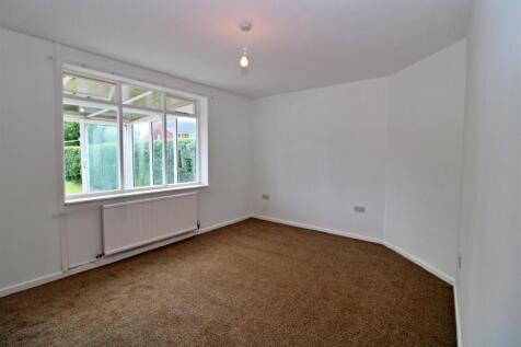 Bedroom 1.JPG