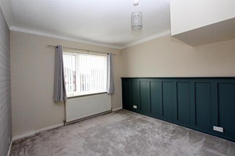 Bedroom 1.JPG