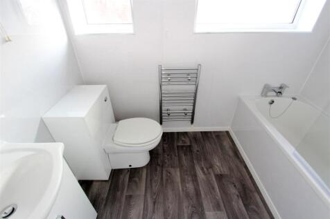 Bathroom.JPG