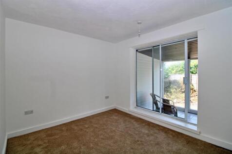 Bedroom 2.JPG