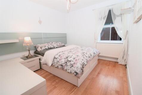 Bedroom 1.JPG