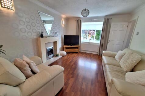 front room 1.jpg