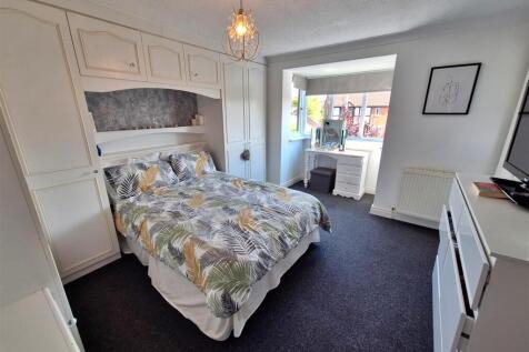 bedroom 4.jpg