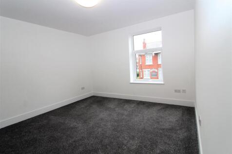Bedroom 1.JPG