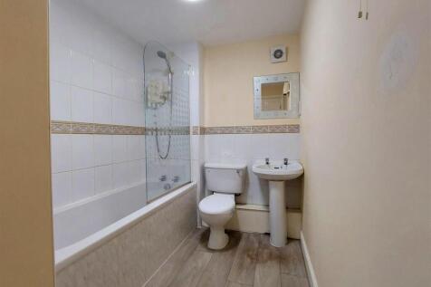 bathroom2.jpg