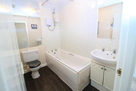 Bathroom.JPG