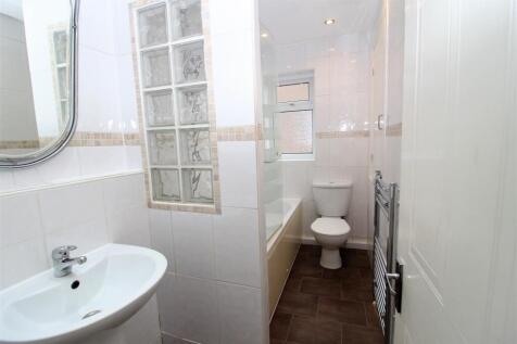Bathroom .JPG