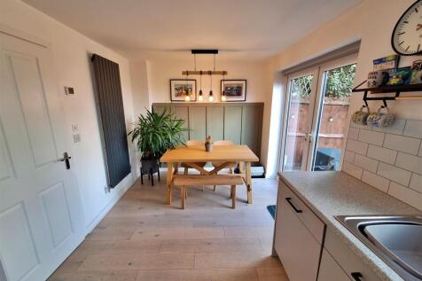 kitchen 2.jpg