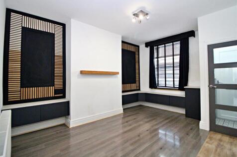 Living Room.JPG