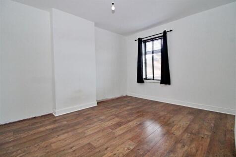 Bedroom 1.JPG