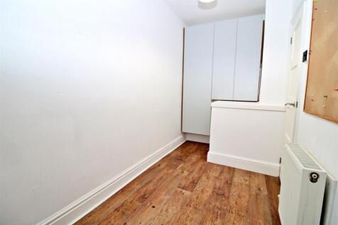 Bedroom 2.JPG