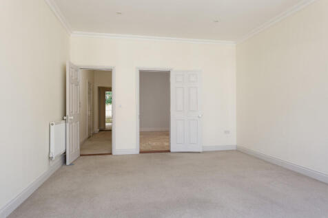 Lounge to kitchen...