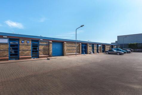 2020 909  Yeovil Road  STE8989.jpg