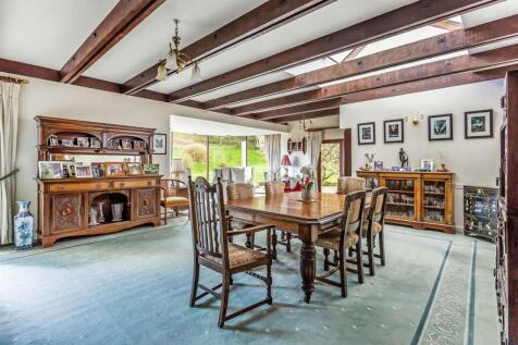 Artington-Court-42-1920.jpg