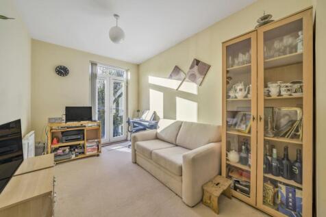 Bedroom2 /Dining Room