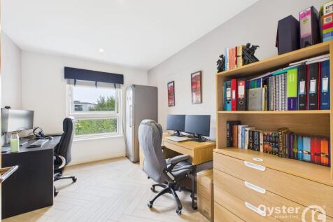 Bedroom 3/ Office