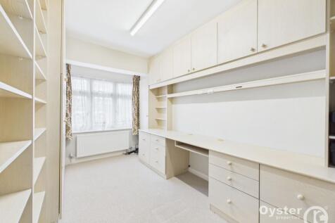 Bedroom 5/ Study