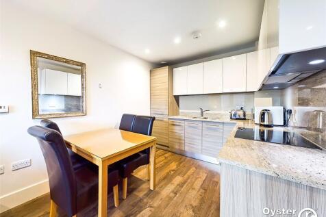 Kitchen/ Dining Area