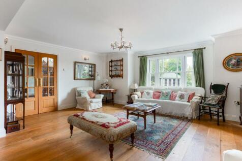72555_3-Chartwell-Place-Shrewton-Salisbury (8).jpg