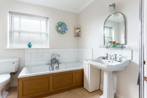 72555_3-Chartwell-Place-Shrewton-Salisbury (29).jp