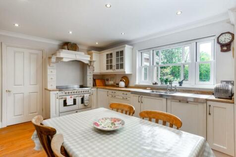 72555_3-Chartwell-Place-Shrewton-Salisbury (12)_lo
