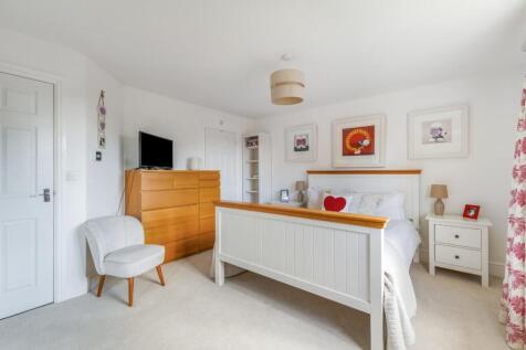 88411_19 Robin Road Old Sarum (17).jpg