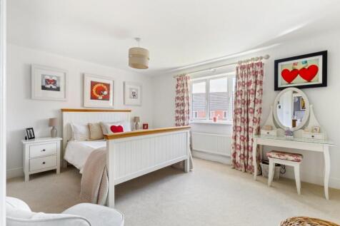 88411_19 Robin Road Old Sarum (19).jpg