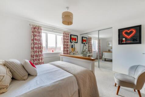 88411_19 Robin Road Old Sarum (20).jpg
