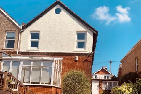 Exterior 12 Victoria Road.jpg