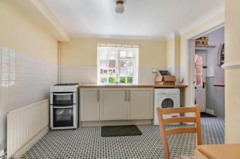 8550850-interior10-800.jpg