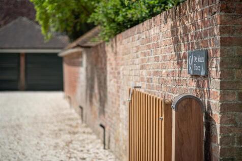9 De Vaux Place-24.jpg