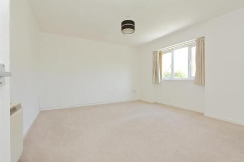 Flat 2 Church Road (9).JPG