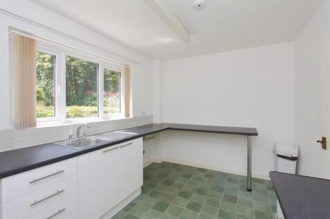 Flat 1 Church Road (6).JPG