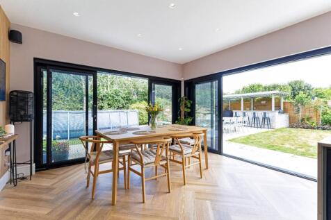 95135_24 Norman Drive Old Sarum (8).jpg
