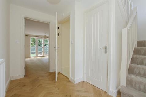 2 ivors court PH19.jpg