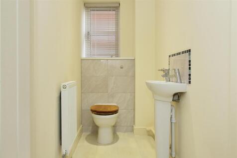 2 ivors court PH20.JPG