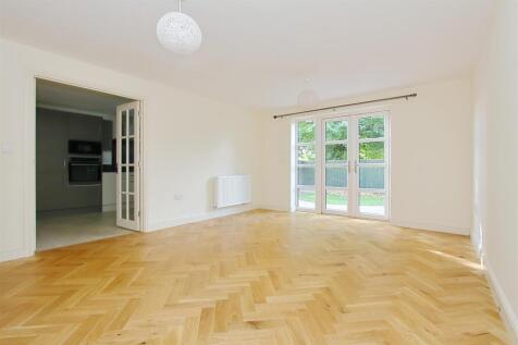2 ivors court PH23.JPG