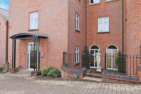 2 Atherton Court (20).JPG