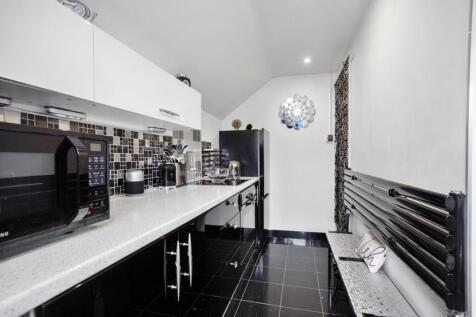 Flat 2 322213 (14).jpg