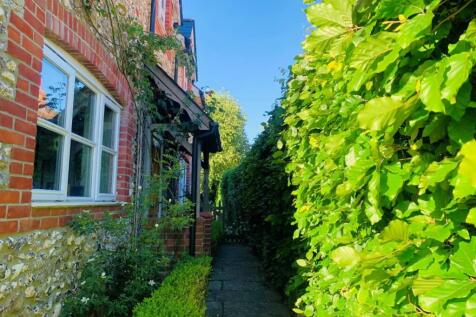 Tillside Side Pathway.jpg