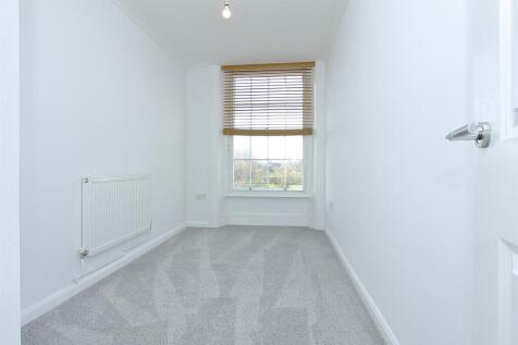 8 kingsway house PH17.JPG