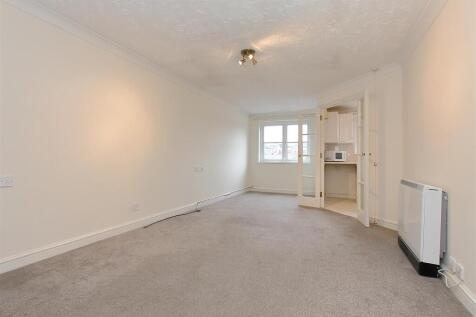 48 Archers Court (10).JPG