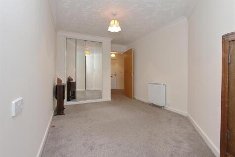 48 Archers Court (14).JPG