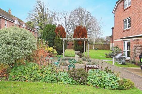 48 Archers Court (8).JPG