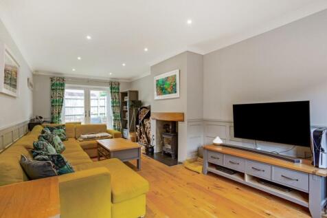 77317_10 Priory Close Shrewton (2).jpg