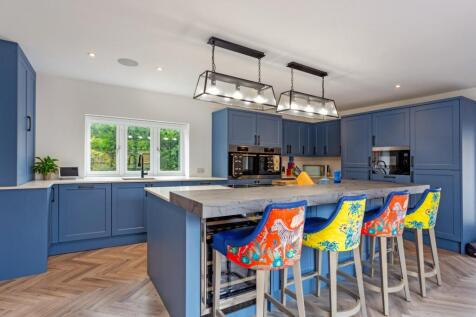 77317_10 Priory Close Shrewton (7).jpg