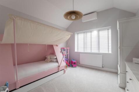 4 Walnut Close-29.jpg