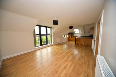 Lounge dining to kitchen.jpg